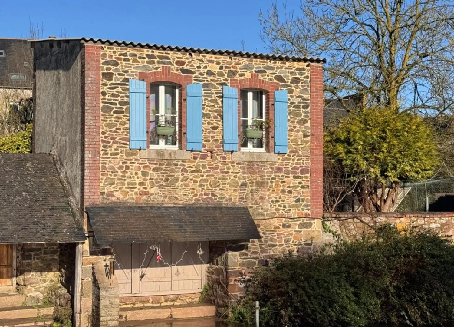 Апартаменты Authentique Lavoir Au Bord Du Trieux Pontrieux